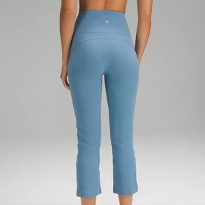Lululemon Groove Super-High-Rise Crop 23"